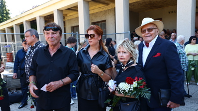 FOTO: Na poslední rozloučení s Jiřím Krampolem dorazili Jan Přeučil s manželkou a Pavel Trávníček s manželkou.