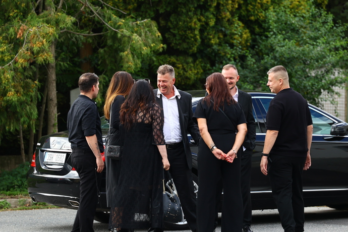 FOTO: Smuteční hosté. – stránka 41