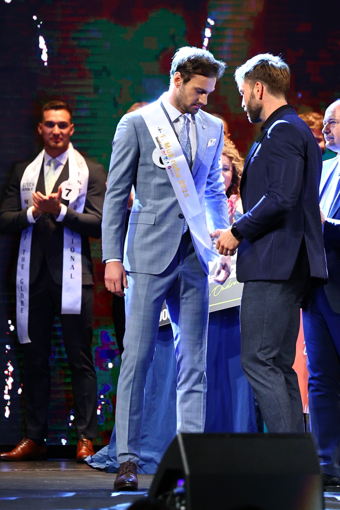 FOTO: Jiří Veselý se stal novým Mužem roku. – stránka 8