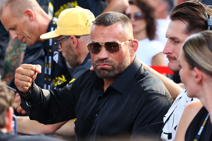 FOTO: Karlos Vémola nechyběl na Oktagonu. – stránka 9