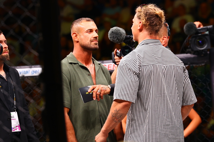 FOTO: První staredown. – stránka 2