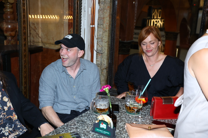 FOTO: Ester Geislerová a Martin Hronský Krupa měli dobrou náladu. – stránka 2