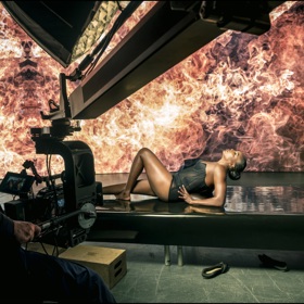 Bývalá tenistka Venus Williams se v novém kalendáři Pirelli proměnila v oheň.