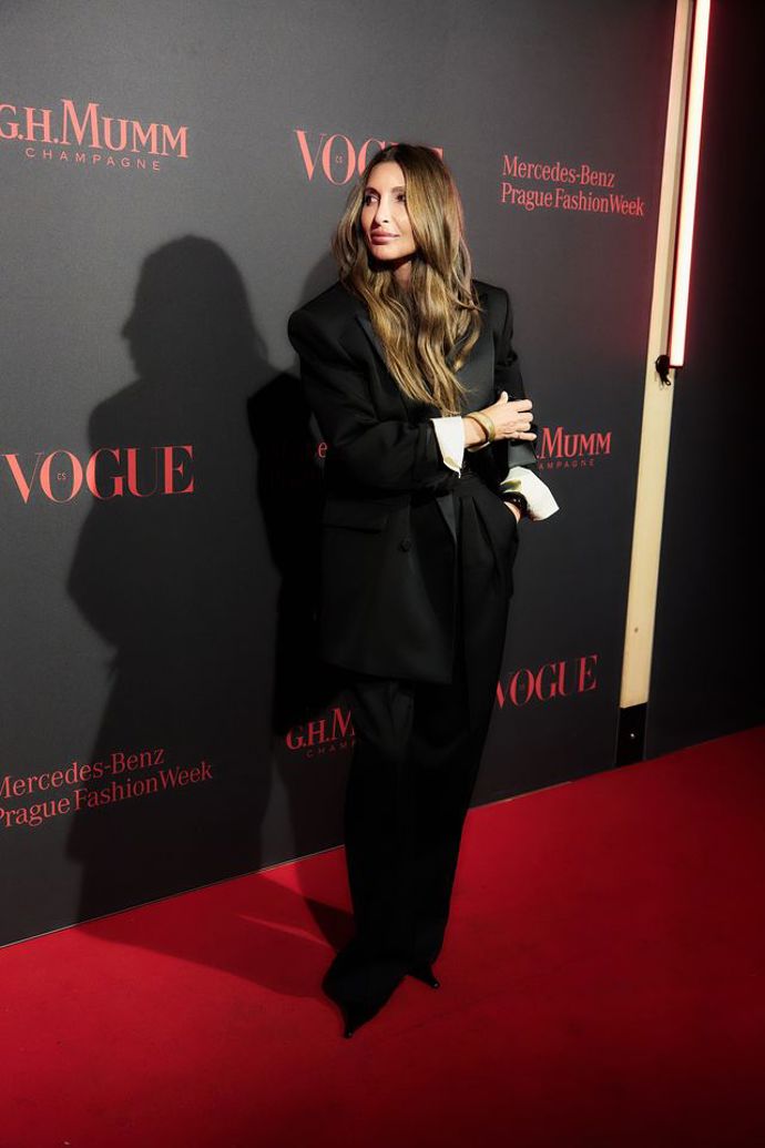 FOTO: Ivana Mentlová. – stránka 8