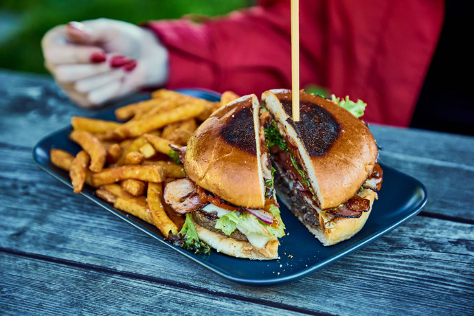 FOTO: Chef burger v podání Jakuba. – stránka 36