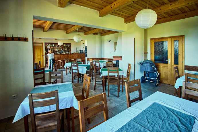 FOTO: Prostředí restaurace. – stránka 31