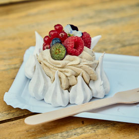 Nebo třeba pusinky s krémem a čerstvým ovocem. 