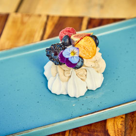 Pusinky zdobí také živé jedlé květiny.