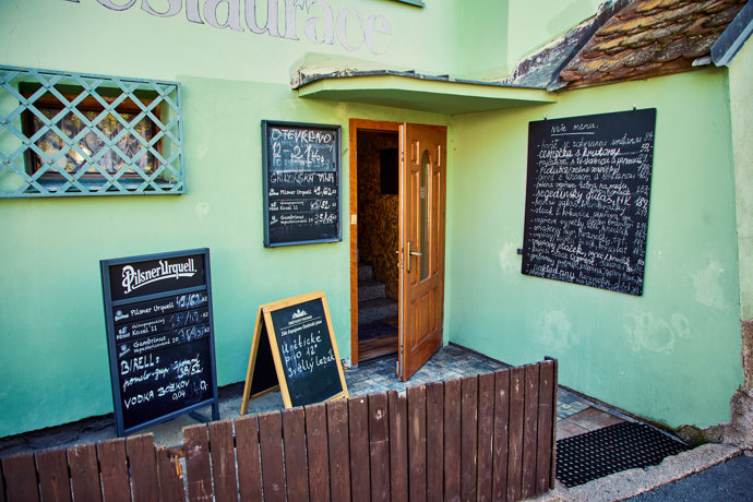 FOTO: Starosuchdolská restaurace. – stránka 63