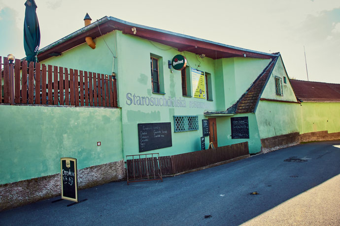 FOTO: Interiér Starosuchdolské restaurace. – stránka 61
