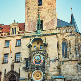 Stejně tak i orloj.