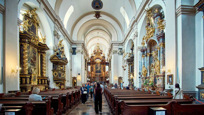 FOTO: Interiér kostela Panny Marie Sněžné.