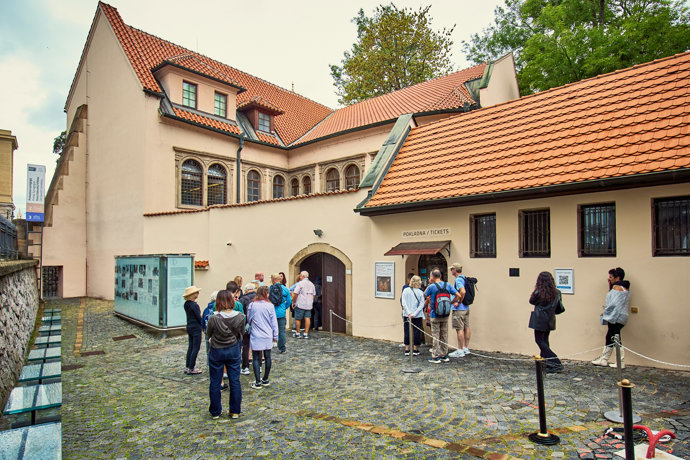 FOTO: Vchod do starého židovského hřbitova. – stránka 41