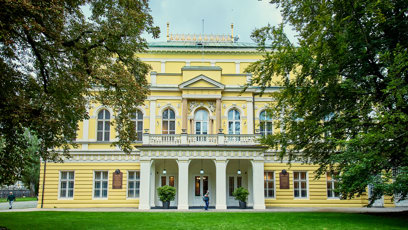 FOTO: Dan Brown popisuje palác Žofín ve své nové knize.