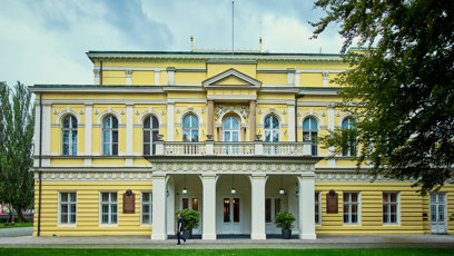 FOTO: Dan Brown popisuje palác Žofín ve své nové knize.