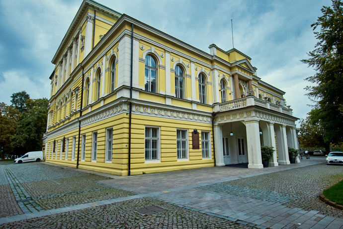FOTO: Dan Brown popisuje palác Žofín ve své nové knize. – stránka 62