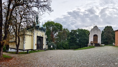FOTO: Kostel sv. Vavřince, Zrcadlové bludiště a kaple Kalvárie na Petříně.