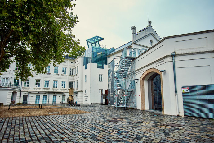 FOTO: Muzeum Kampa se objevuje v nové knize Dana Browna. – stránka 68