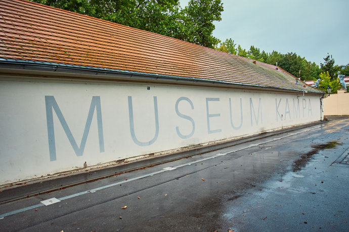 FOTO: Muzeum Kampa se objevuje v nové knize Dana Browna. – stránka 65