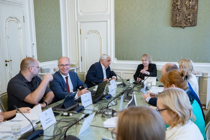 Foto k tématu senat – stránka 2