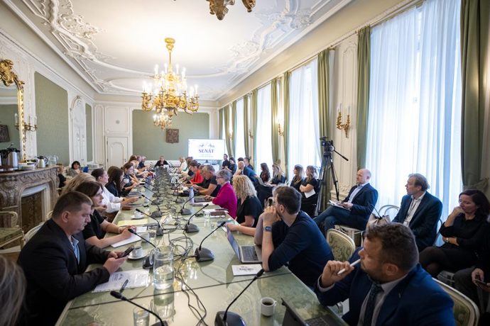 Foto k tématu senat – stránka 4