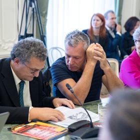 Zákon má chránit děti. Odborníci při debatě v Senátu varovali před dopady rozvodové novely