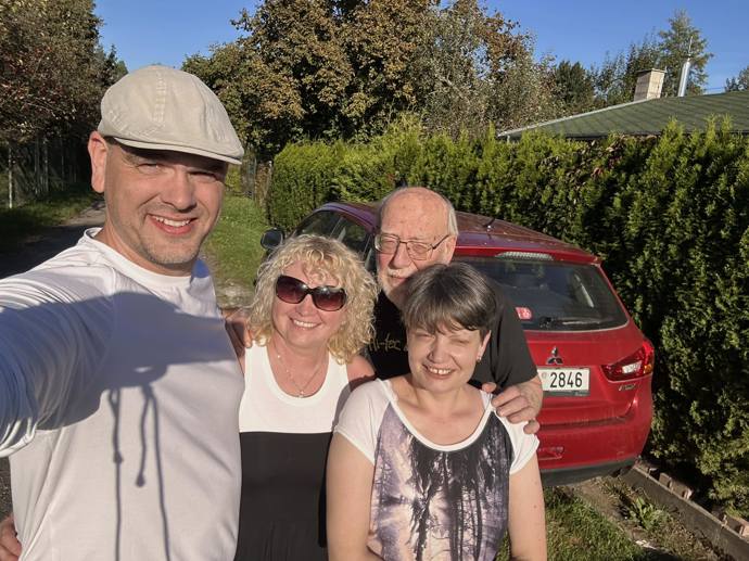 FOTO: Honza Nedvěd s manželkou Pavlínkou a jeho synovcem Vojtou.