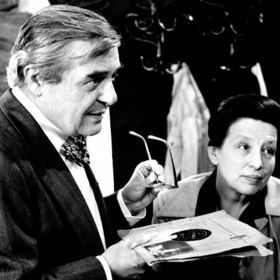 Václav Voska s Danou Medřickou ve filmu Noc klavíristy z roku 1976, kde ve své roli předvádí i bravurní hru na klavír, již ovládal.