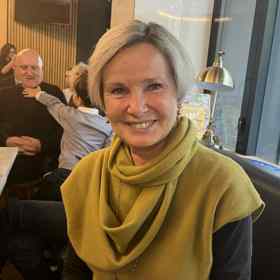 Maminka farářky Martiny Viktorie Kopecké se objevila na křtu její nejnovější knížky. 