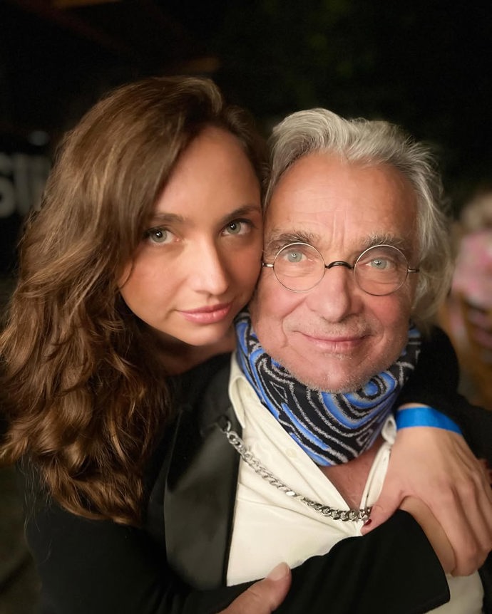 FOTO: Elizabeth je na svého otce hrdá. – stránka 2
