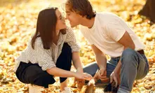 Láska kvete i na podzim.