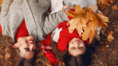 FOTO: matka a dcera, listí, list