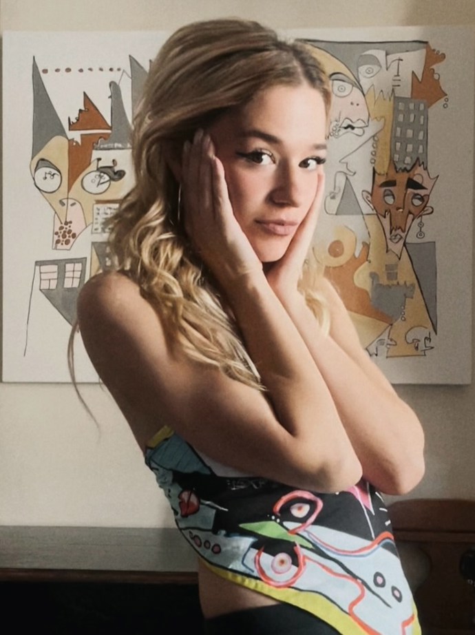 FOTO: Aneta v oblečení své značky. – stránka 3