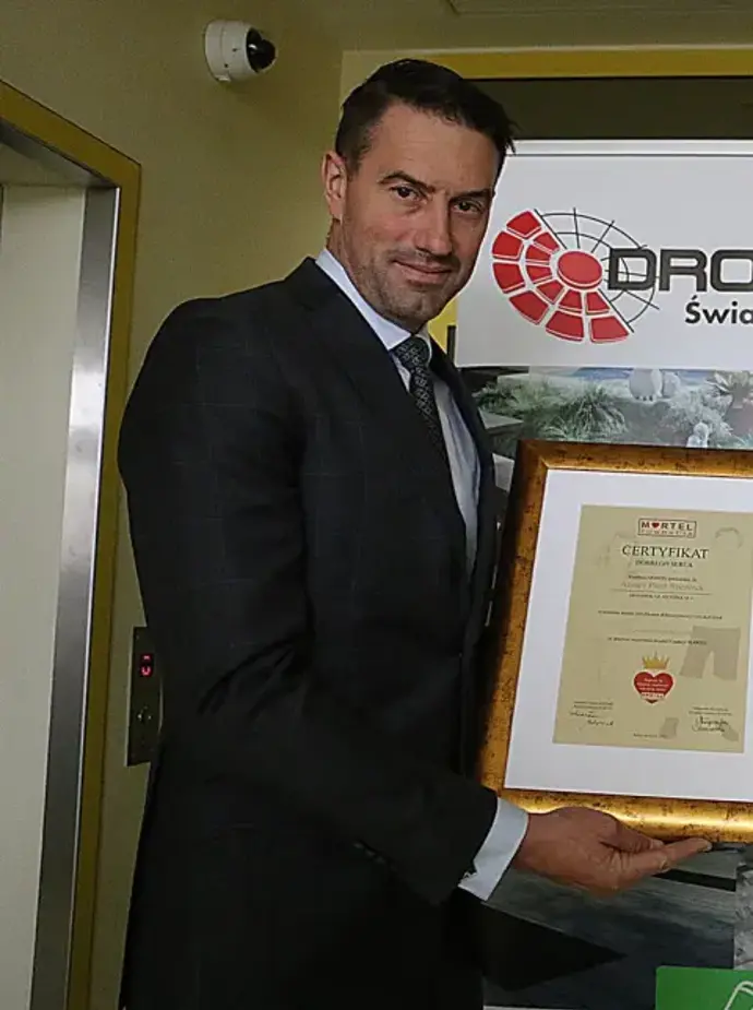 FOTO: CEO firmy Drog-Bruk, který ukradl kšiltovku. – stránka 2