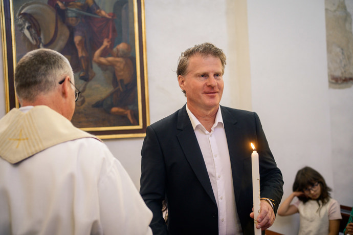 FOTO: Kmotrem se stal herec a básník Petr Batěk. – stránka 2