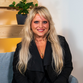 Módní návrhářka Alena Wilson navštívila talkshow Na kafeečko.