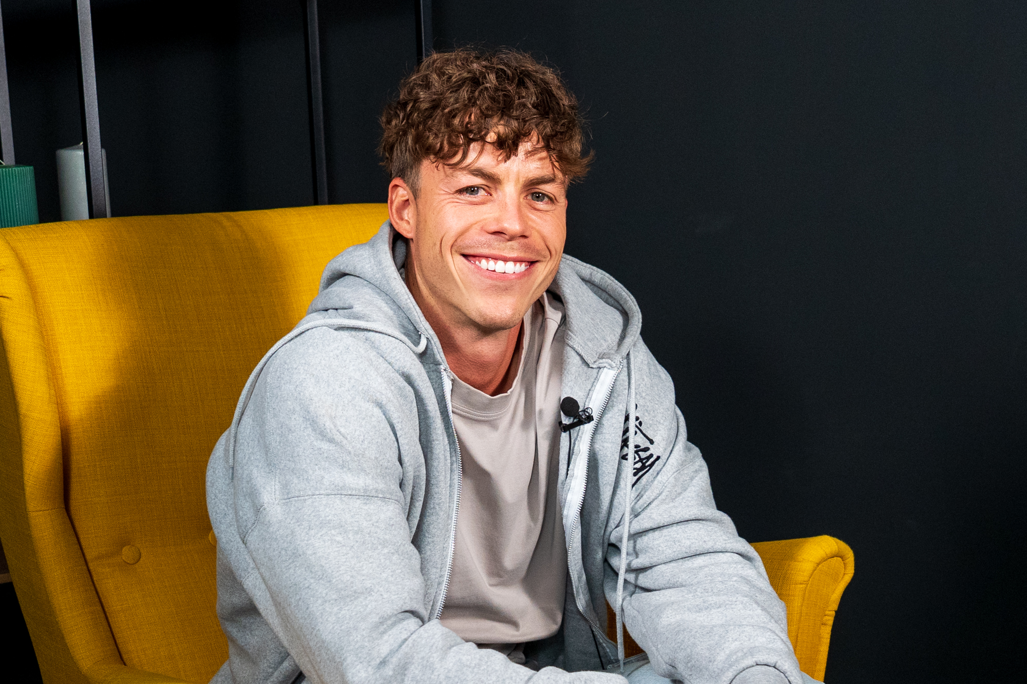 extra host Jakub Gášek 02