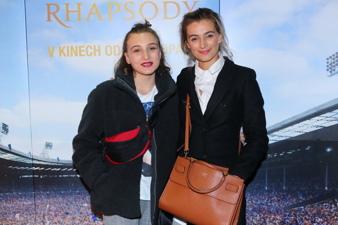 FOTO: Sofie Höppnerová se svou maminkou Ivanou. – stránka 1