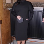Herečka Jitka Čvančarová ozvláštnila svůj minimalistický černý look pomocí červených lodiček, které modelu přidaly na ještě větší ženskosti.