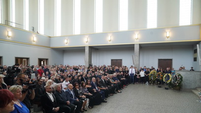 FOTO: Účast na pohřbu Jiřího Krampola byla mimořádná.