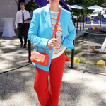 Zpěvačka Dáša Zázvůrková svůj outfit podle stylistky zbytečně barevně překombinovala. 