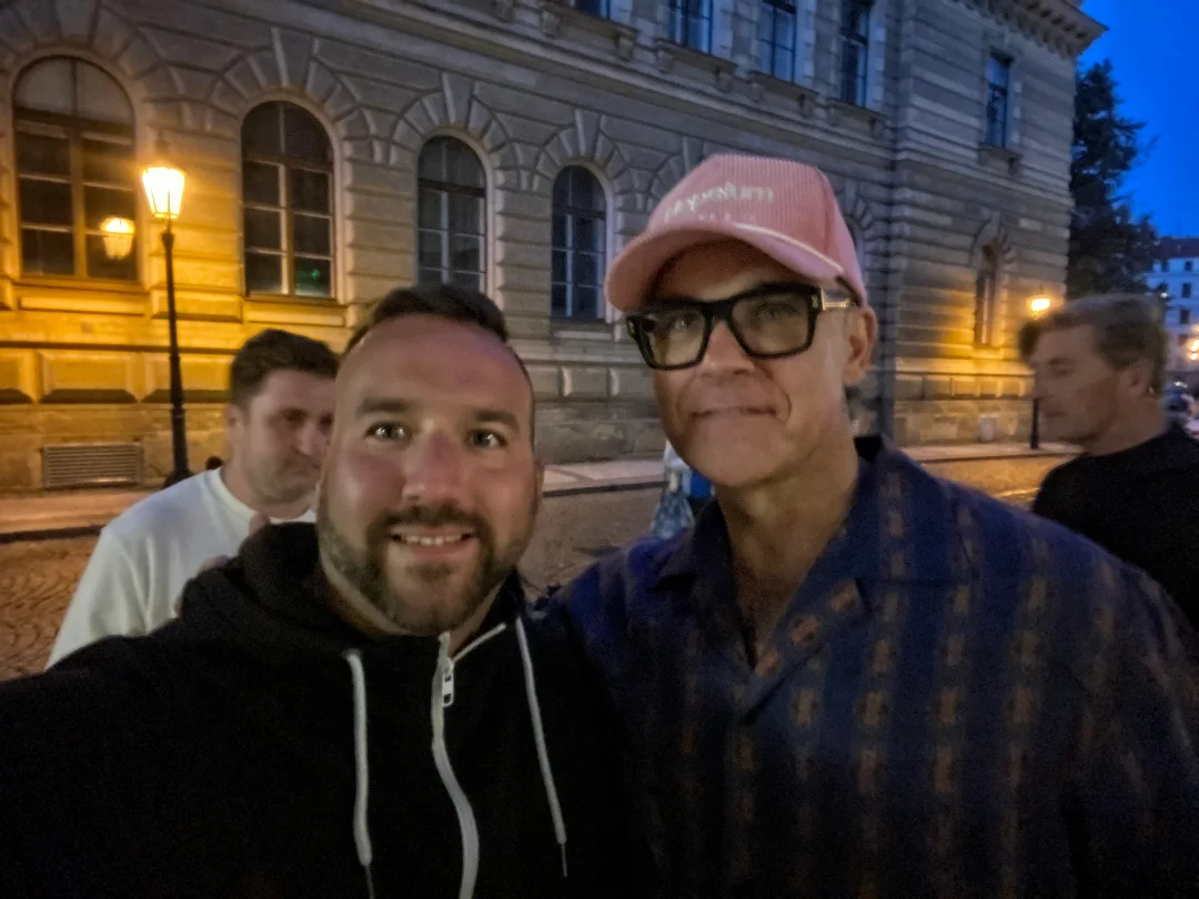 FOTO: Další fanoušek ukořistil fotku v centru Prahy.