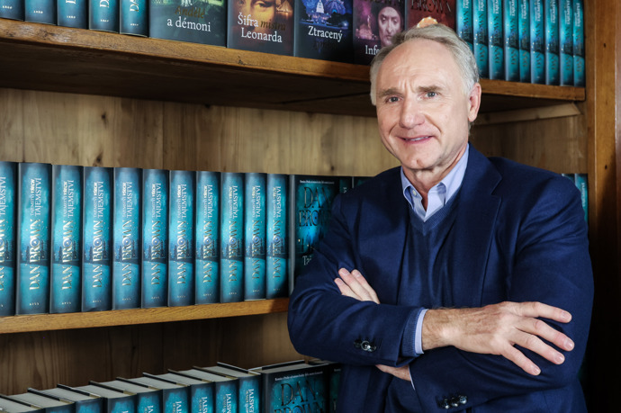 FOTO: Dan Brown je uznávaný spisovatel. – stránka 3