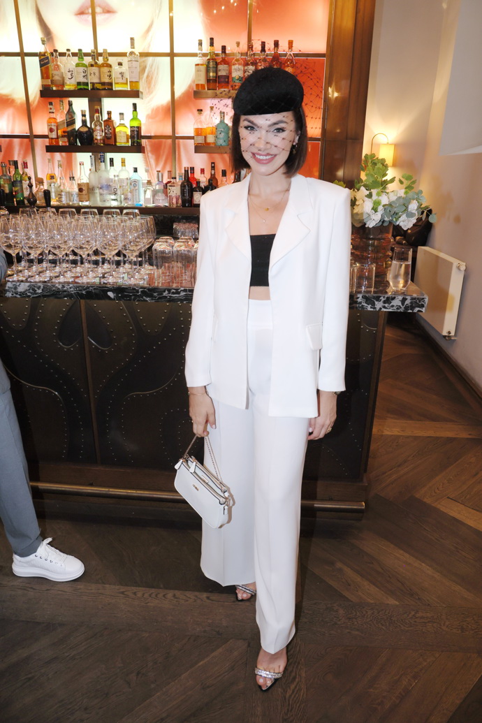 FOTO: Kamila Nývltová byla elegantní. – stránka 19