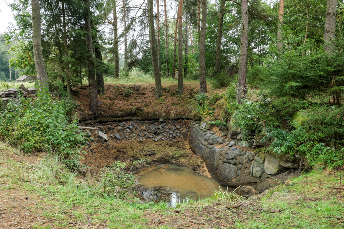 FOTO: Nechybí menší lom. – stránka 55