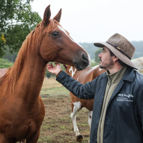Vojta Kotek slaví s pořadem Farma Vojty Kotka obrovský úspěch.