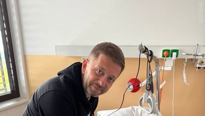 FOTO: Jan Mádl kandiduje s kapačkou v ruce.