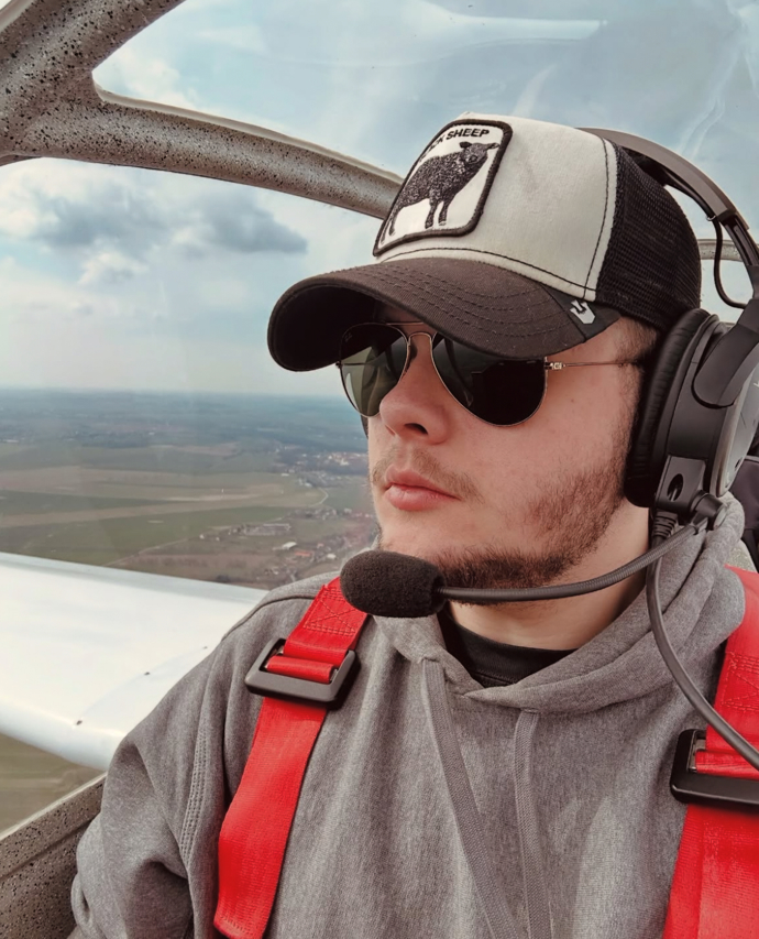 FOTO: Stát se pilotem byl dlouholetý sen Bořivoje. – stránka 8