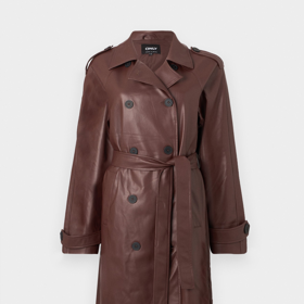 Tento čokoládově hnědý trenčkot má v nabídce značka ONLY za 2160 Kč.