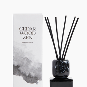 Tyčinkový difuzér s vůní cedrového dřeva, H&M, 459 Kč